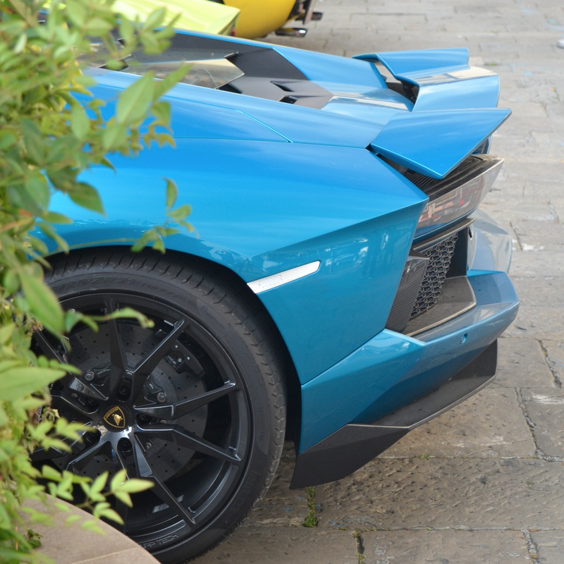 Illustration for article titled Random Lambo rally outside my hotel (Florence, Italy)
